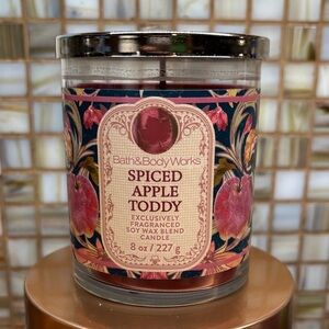 Bath & Body Works Spiced Apple Toddy Candle - Red and Gold